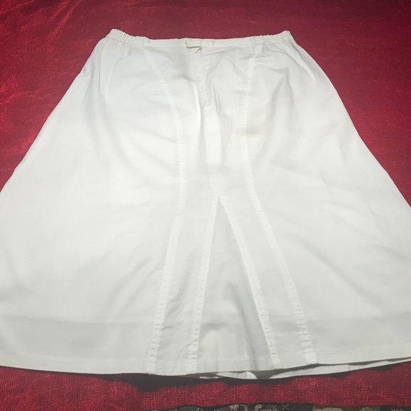 Gorgeous Cotton/Rayon  Skirt White , Elastic on waist ,Zipper Embroided Silver - Picture 5 of 6